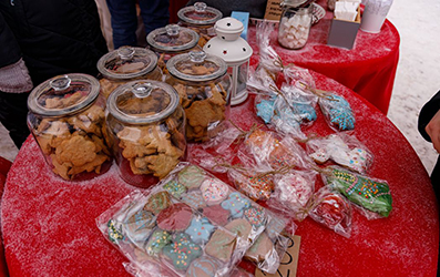 Возле стен Данилова ставропигиального монастыря состоялась благотворительная ярмарка и игровая площадка