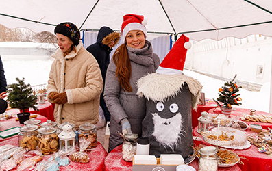 Возле стен Данилова ставропигиального монастыря состоялась благотворительная ярмарка и игровая площадка