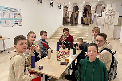 В подростковом клубе «Пилигримия» прошла встреча курса «Я в храме» при Даниловом монастыре Москвы.