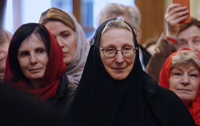 Сотрудники Данилова монастыря Москвы поздравили наместника обители со Светлым праздником Пасхи.