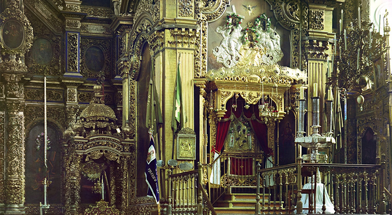 Чудотворная икона Божьей Матери Одигитрии в Успенском соборе. Смоленск. 1912 год.
