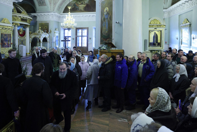 Сотрудники Даниловой обители поздравили епископа Алексия с праздником Рождества Христова